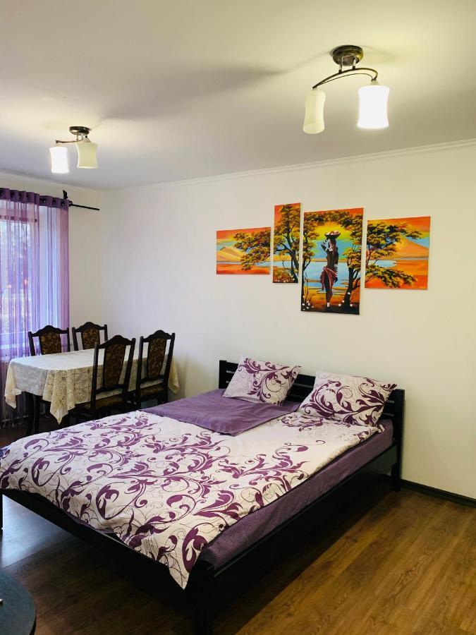 Apartment Rovno Rivne Exteriör bild